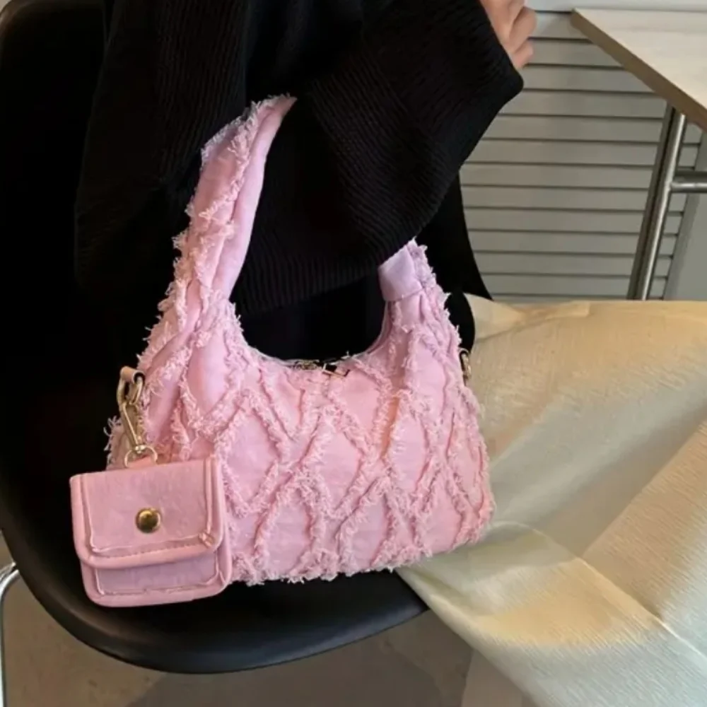 Argyle Pattern Raw Hem Shoulder Bag - Picture 5 of 9